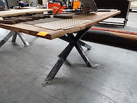 Rustieke eettafel met massief tafelblad - afbeelding 1 van  3