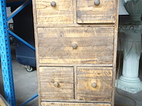 Rustieken houten ladekast