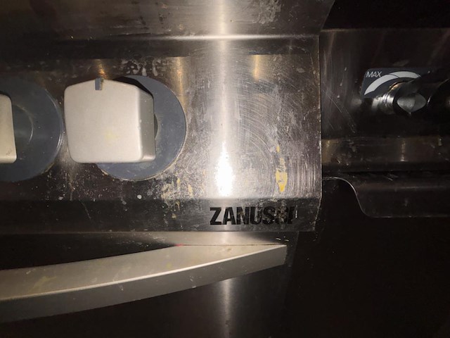 Rvs 4-pitsgasfornuis zanussi - afbeelding 2 van  4