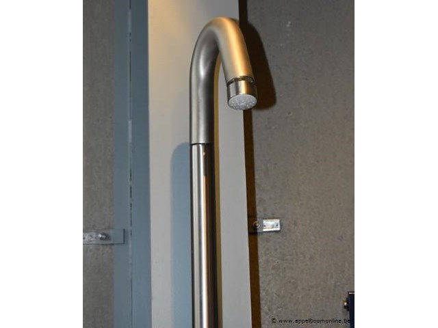 Rvs aleenstaande kraan - afbeelding 1 van  2