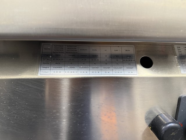 Rvs bakplaat op gas met bodemschap ggmgastro - afbeelding 3 van  5