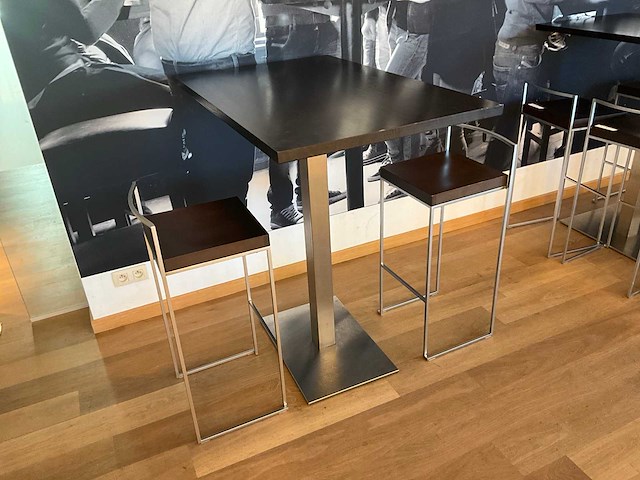 Rvs barkruk (4x) + tafels (3x) - afbeelding 15 van  22