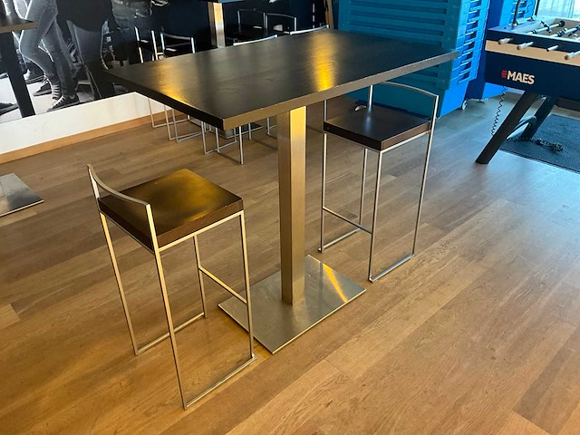 Rvs barkruk (4x) + tafels (3x) - afbeelding 12 van  22