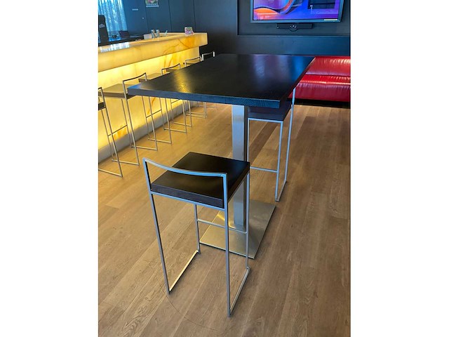 Rvs barkruk (4x) + tafels (3x) - afbeelding 16 van  22