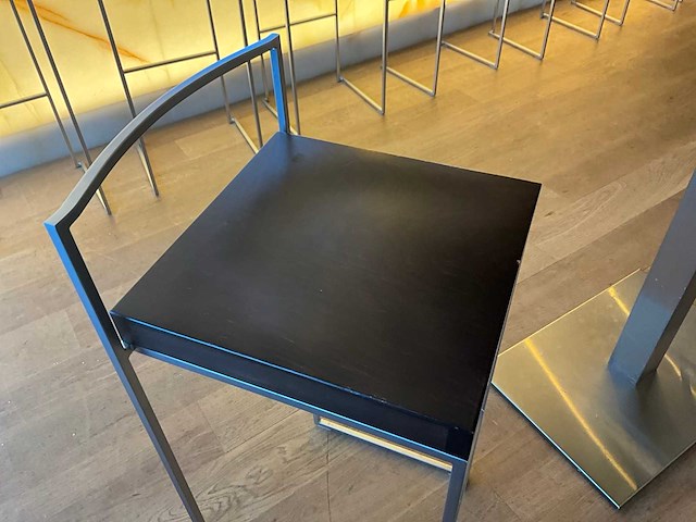 Rvs barkruk (4x) + tafels (3x) - afbeelding 17 van  22