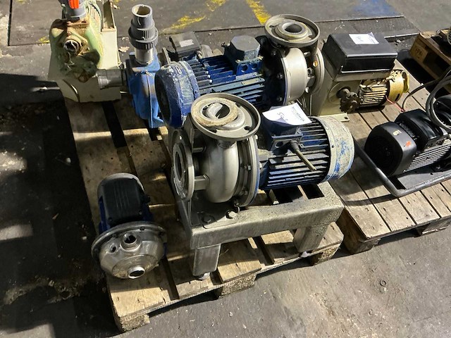 Rvs centrifugaalpomp (3x) - afbeelding 1 van  5