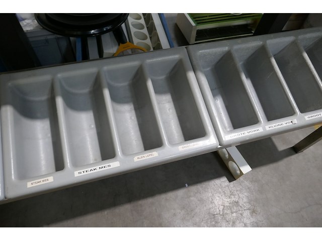 Rvs frame voor couvertbakken + couvertbakken - afbeelding 4 van  4