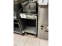 Rvs friteuse en rvs tafel - afbeelding 2 van  2
