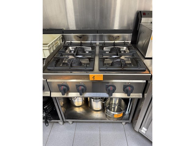 Rvs gasfornuis 4-pits met bodemschap ggmgastro - afbeelding 1 van  7