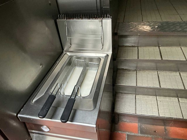 Rvs gasgestookte friteuse - afbeelding 3 van  4