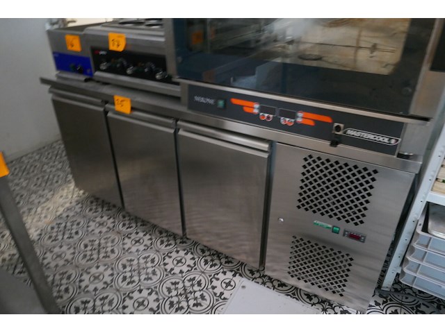 Rvs gekoelde werkbank met 3 deuren - afbeelding 1 van  6