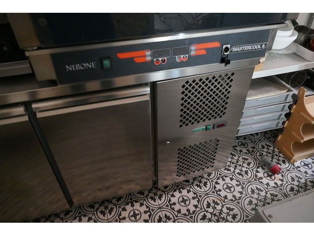 Rvs gekoelde werkbank met 3 deuren - afbeelding 3 van  6