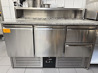 Rvs gekoelde werkbank met marmeren blad en saladebar