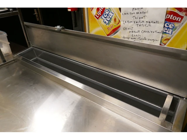 Rvs gekoelde werktafel met 3 deuren en ingebouwde saladebar combisteel - afbeelding 4 van  8