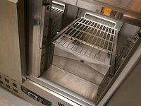 Rvs gekoelde werktafel met 3 deuren en ingebouwde saladebar combisteel - afbeelding 6 van  8