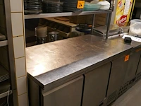 Rvs gekoelde werktafel met 3 deuren en opgebouwd chefrek atosa - afbeelding 2 van  7