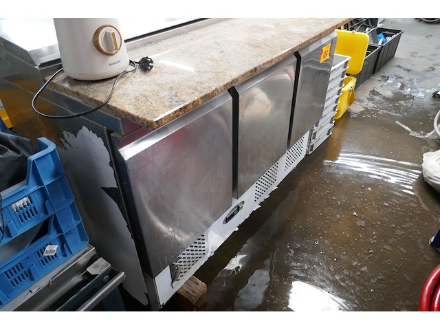 Rvs gekoelde werktafel met marmeren blad en saladette - afbeelding 1 van  5