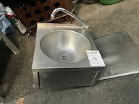 Rvs handenwasser met knie bediening - afbeelding 2 van  4