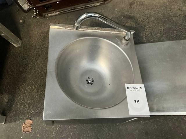 Rvs handenwasser met knie bediening - afbeelding 3 van  4