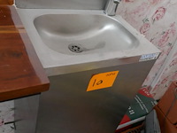 Rvs handwasbak met voetbediening tournus