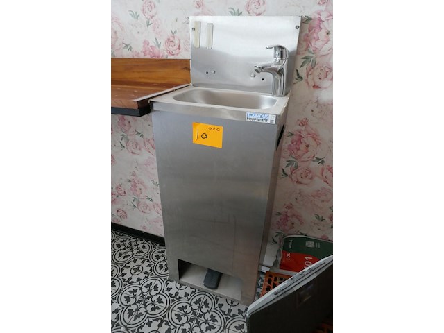 Rvs handwasbak met voetbediening tournus - afbeelding 3 van  3