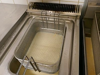 Rvs horecafriteuse + rvs wandbak voor frietjes diamond - afbeelding 4 van  6