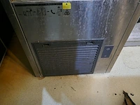 Rvs ijsblokmachine brema - afbeelding 4 van  4