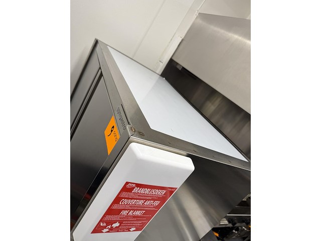 Rvs kast met 2 deuren ggmgastro - afbeelding 2 van  4