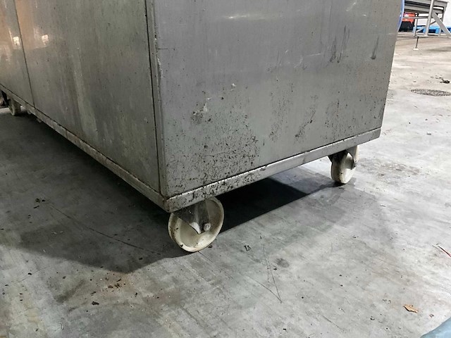 Rvs kast - afbeelding 6 van  6