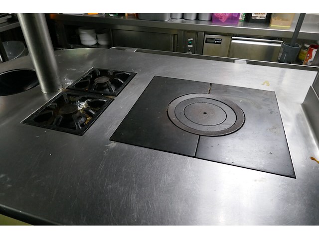 Rvs kookeiland met 4 gasbekkens en gietijzeren kookplaat - afbeelding 4 van  8