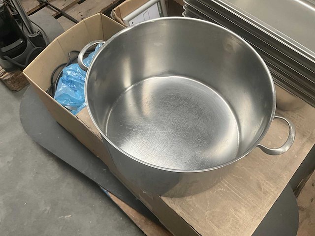 Rvs kookpot en 6 gastronorm bakken - afbeelding 5 van  10
