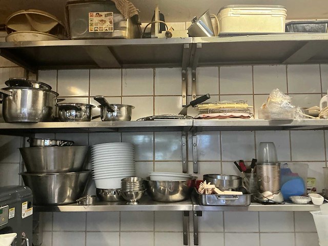 Rvs legborden met inhoud - afbeelding 1 van  8