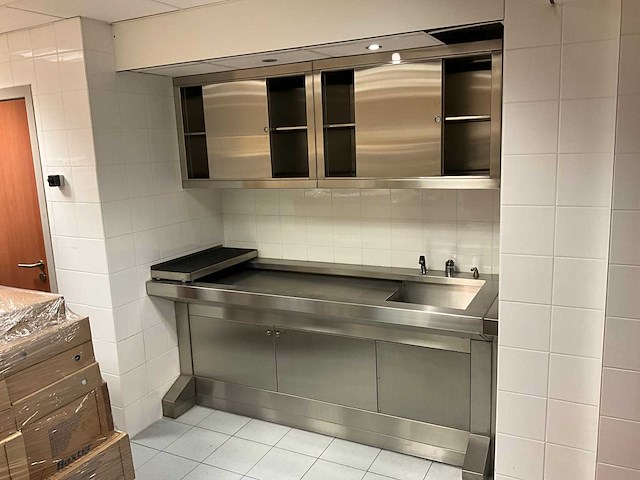 Rvs lijkenspoeltafel - afbeelding 1 van  11