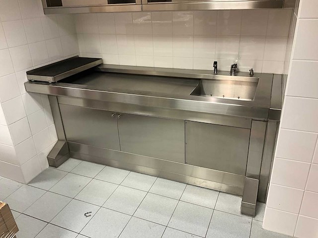 Rvs lijkenspoeltafel - afbeelding 6 van  11