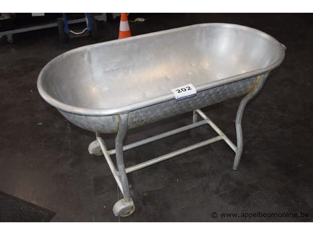 Rvs mengkuip op wielen - afbeelding 1 van  1