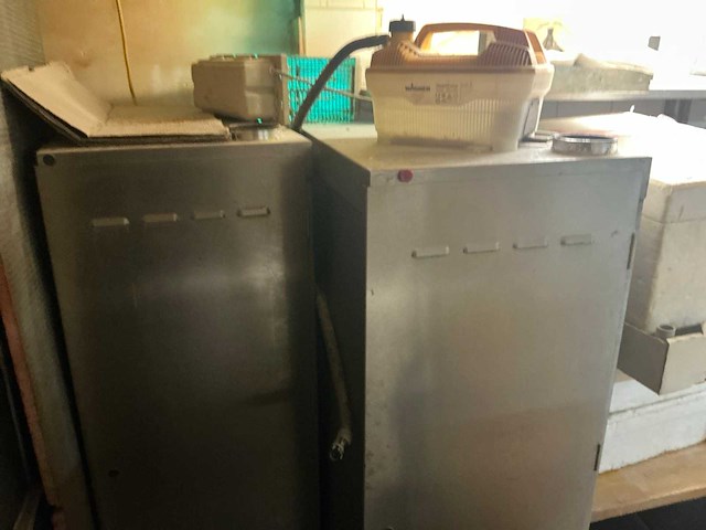 Rvs mobiele kasten (2x) - afbeelding 1 van  4