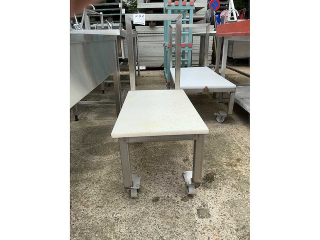 Rvs mobiele wagen met snijtafel - afbeelding 1 van  2