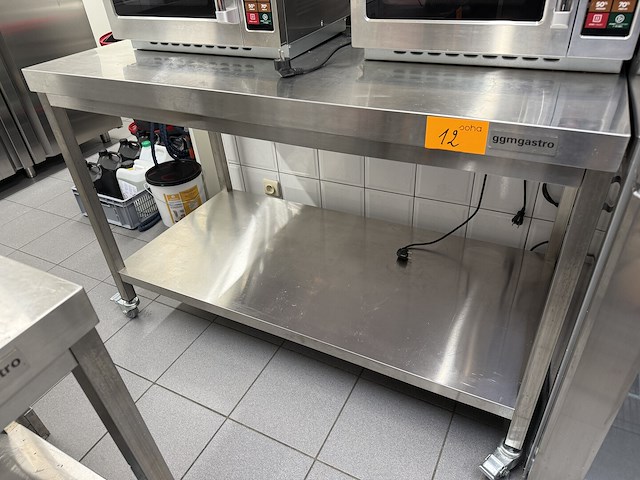 Rvs mobiele werktafel met bodemschap ggmgastro - afbeelding 1 van  3