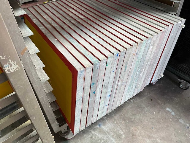 Rvs niveaukar met inhoud (2x) - afbeelding 4 van  8