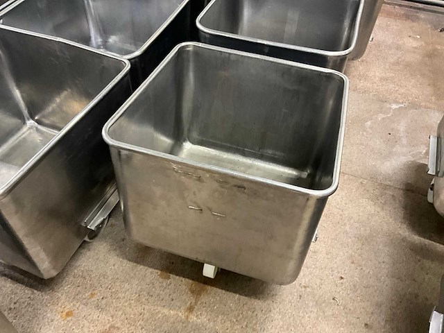 Rvs normwagens 120 l (24x) waaronder barsso en food mate en roser - afbeelding 3 van  7