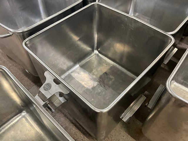 Rvs normwagens 120 l (24x) waaronder barsso en food mate en roser - afbeelding 4 van  7