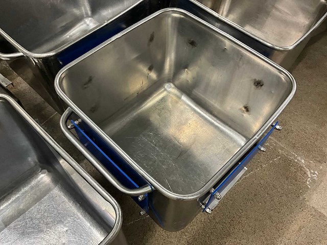 Rvs normwagens 120 l (26x) waaronder barsso en food mate - afbeelding 8 van  9