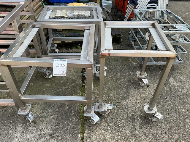 Rvs onderstel v machine (3x) - afbeelding 1 van  2