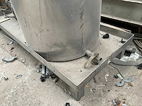 Rvs opslagtank en grundfos waterpomp - afbeelding 6 van  6
