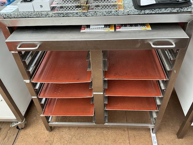 Rvs prezentatietafel me regaalrek - afbeelding 1 van  3