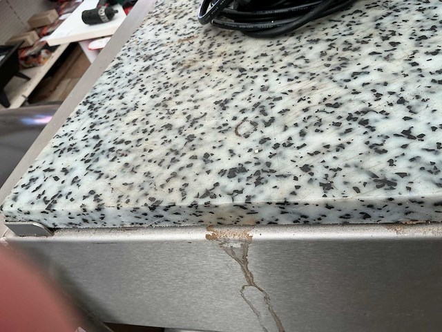 Rvs prezentatietafel me regaalrek - afbeelding 3 van  3
