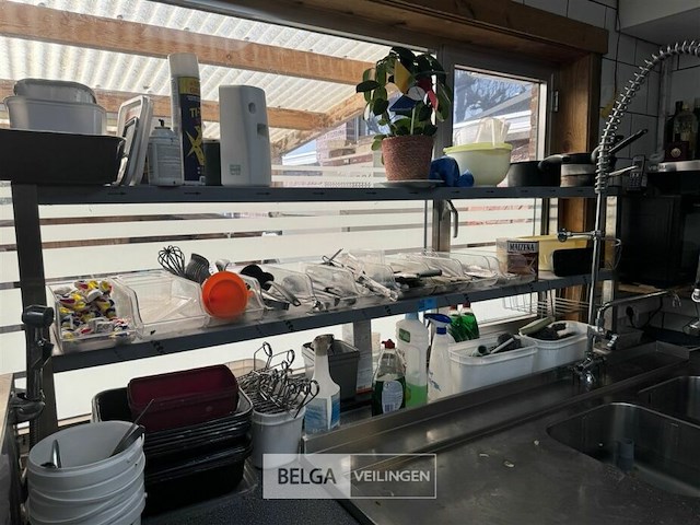 Rvs rek met inhoud - div keukengerief - afbeelding 1 van  8