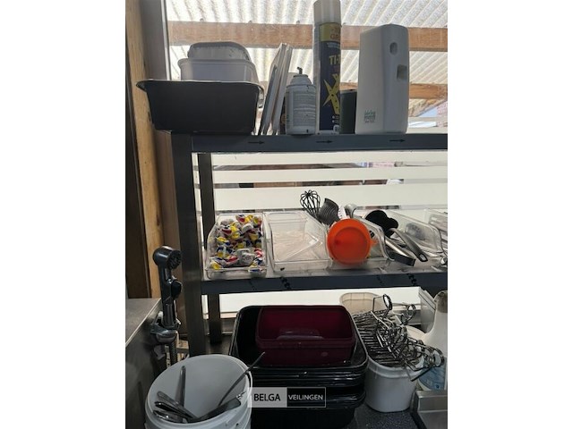 Rvs rek met inhoud - div keukengerief - afbeelding 3 van  8