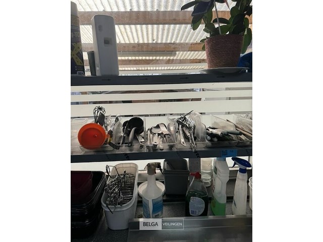 Rvs rek met inhoud - div keukengerief - afbeelding 4 van  8