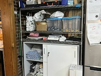 Rvs rek met verstelbare leggers